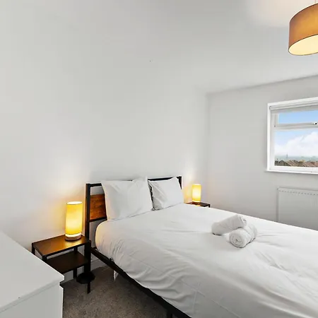 Spacious - Parking & Wifi * Bristol