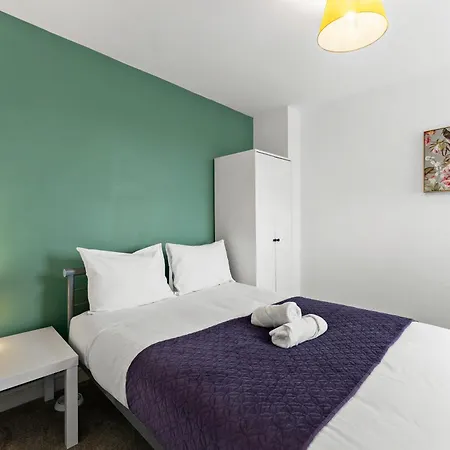 Apartman Spacious - Parking & Wifi *